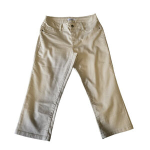 NWOT D. Jeans Women’s Size 8 Capri Khaki‎ Pants